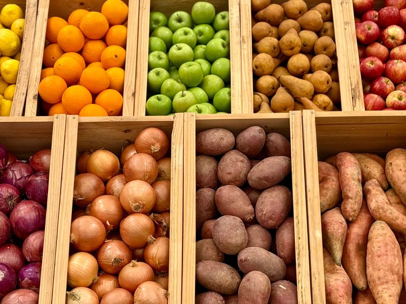 Storing Apples Near Other Produce Adds To The Same Mistake