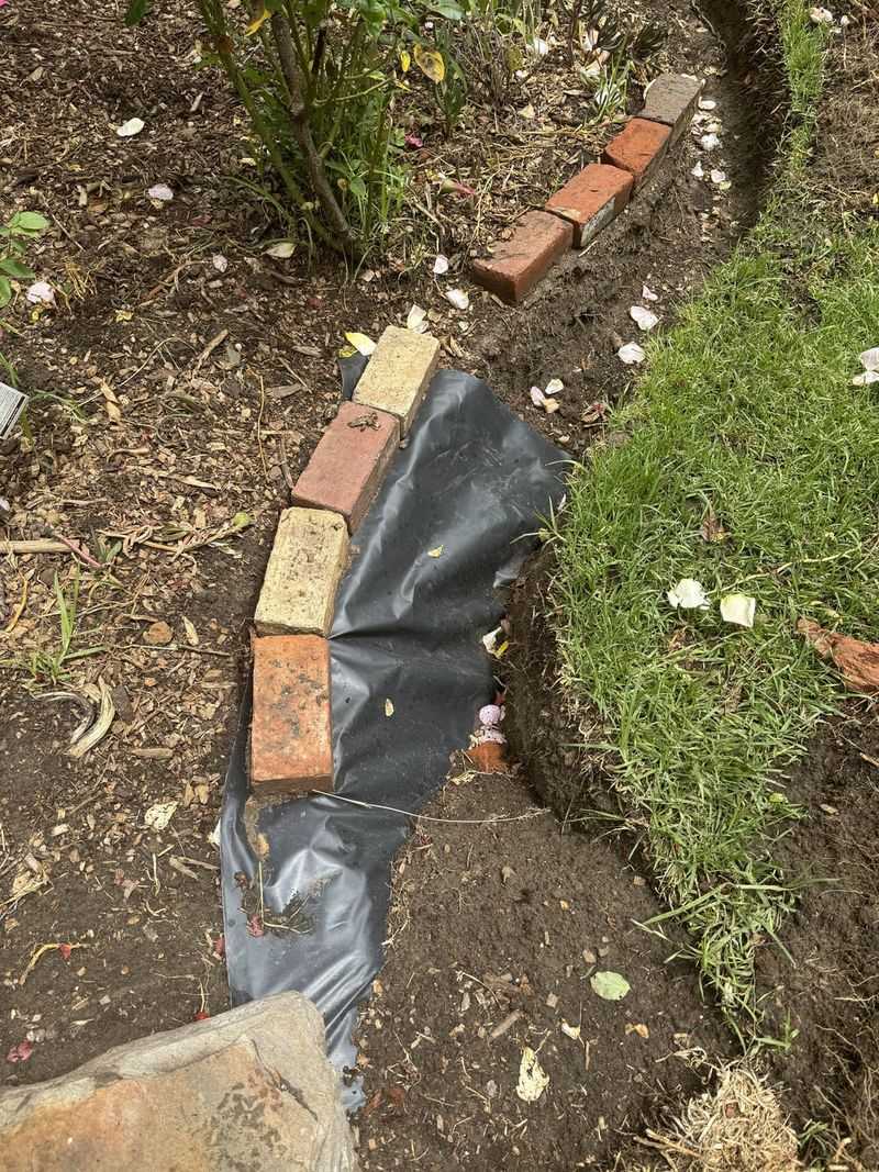 Deep Edging Prevents Grass From Spreading