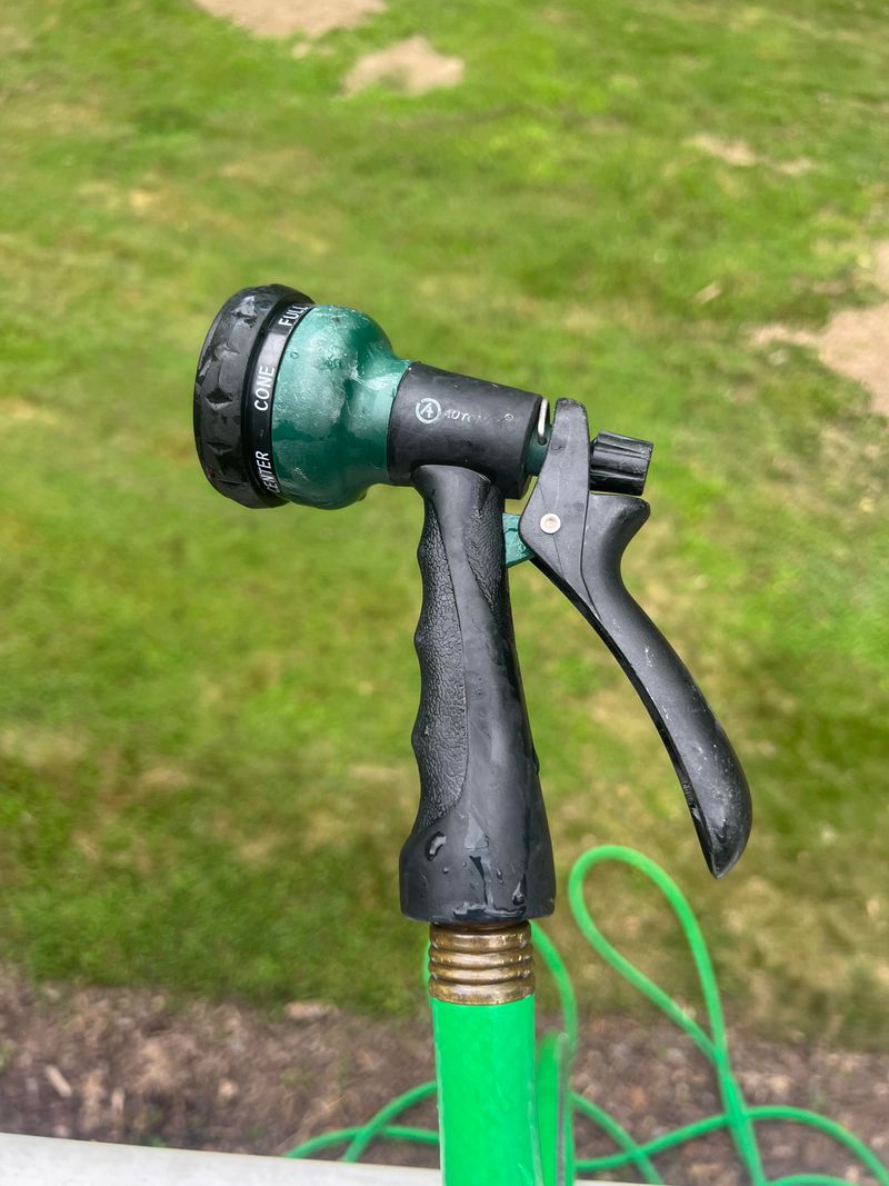 Empty Water From Sprayers And Nozzles Empty Water From Sprayers And Nozzles