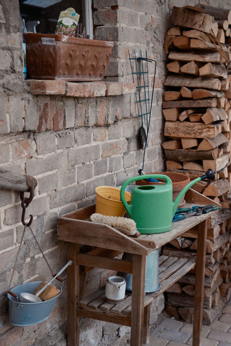 Keeping Yard Clutter Close To The Walls Keeping Yard Clutter Close To The Walls