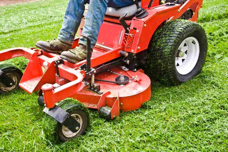 Proper Mowing Prevents Heavy Clipping Piles