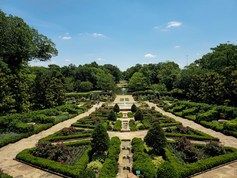 A Historic Garden With 23 Specialty Gardens A Historic Garden With 23 Specialty Gardens
