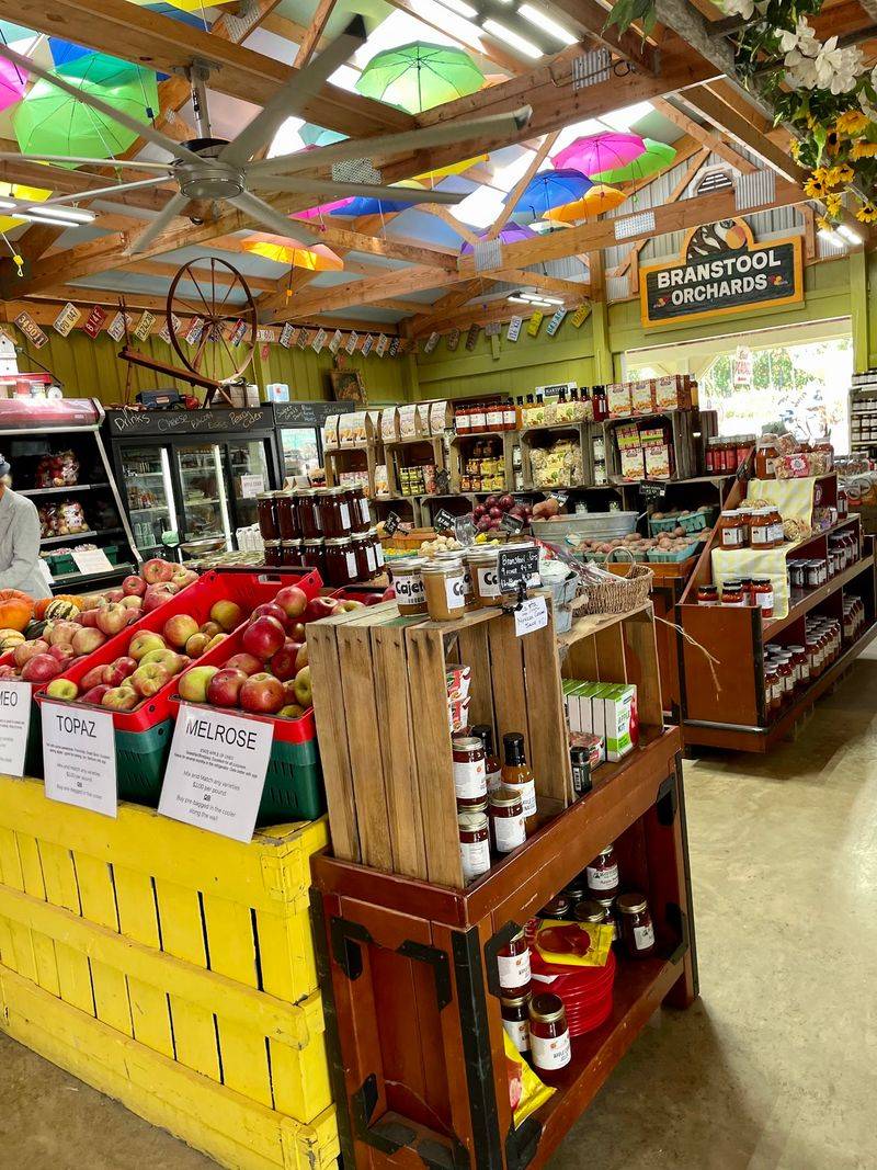 Branstool Orchards, Utica