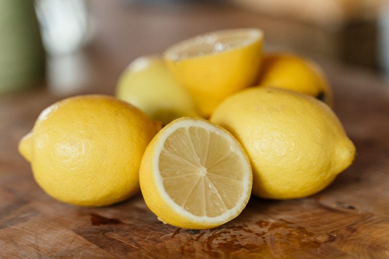 Citrus Peels And Lemon Spray Citrus Peels And Lemon Spray