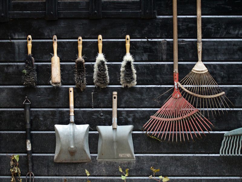 Clean And Store Your Garden Tools