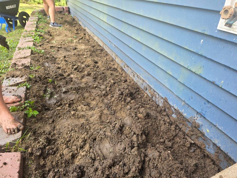 Leave A 6-Inch Inspection Gap Below The Siding Leave A 6-Inch Inspection Gap Below The Siding