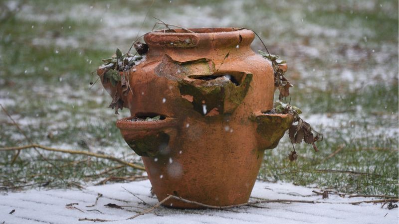 Porous Clay Soaks Up Water That Freezes And Expands Porous Clay Soaks Up Water That Freezes And Expands