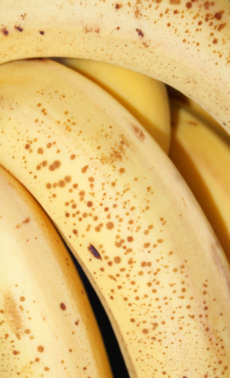 Ripening Fruit Gives Off An Invisible Gas