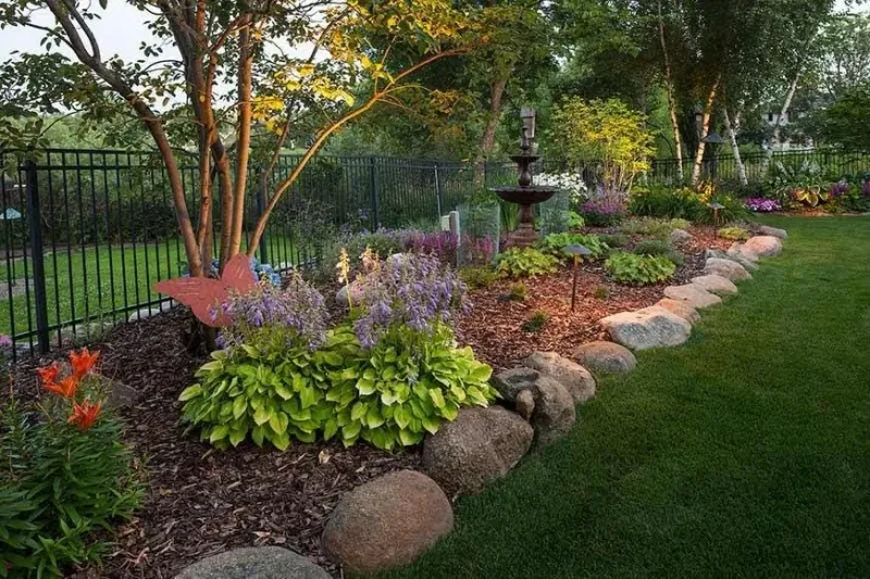 Shredded Hardwood Mulch For Garden Beds