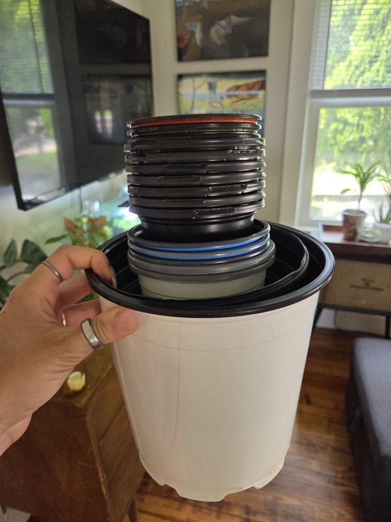 Stack Pots With Paper Between Them